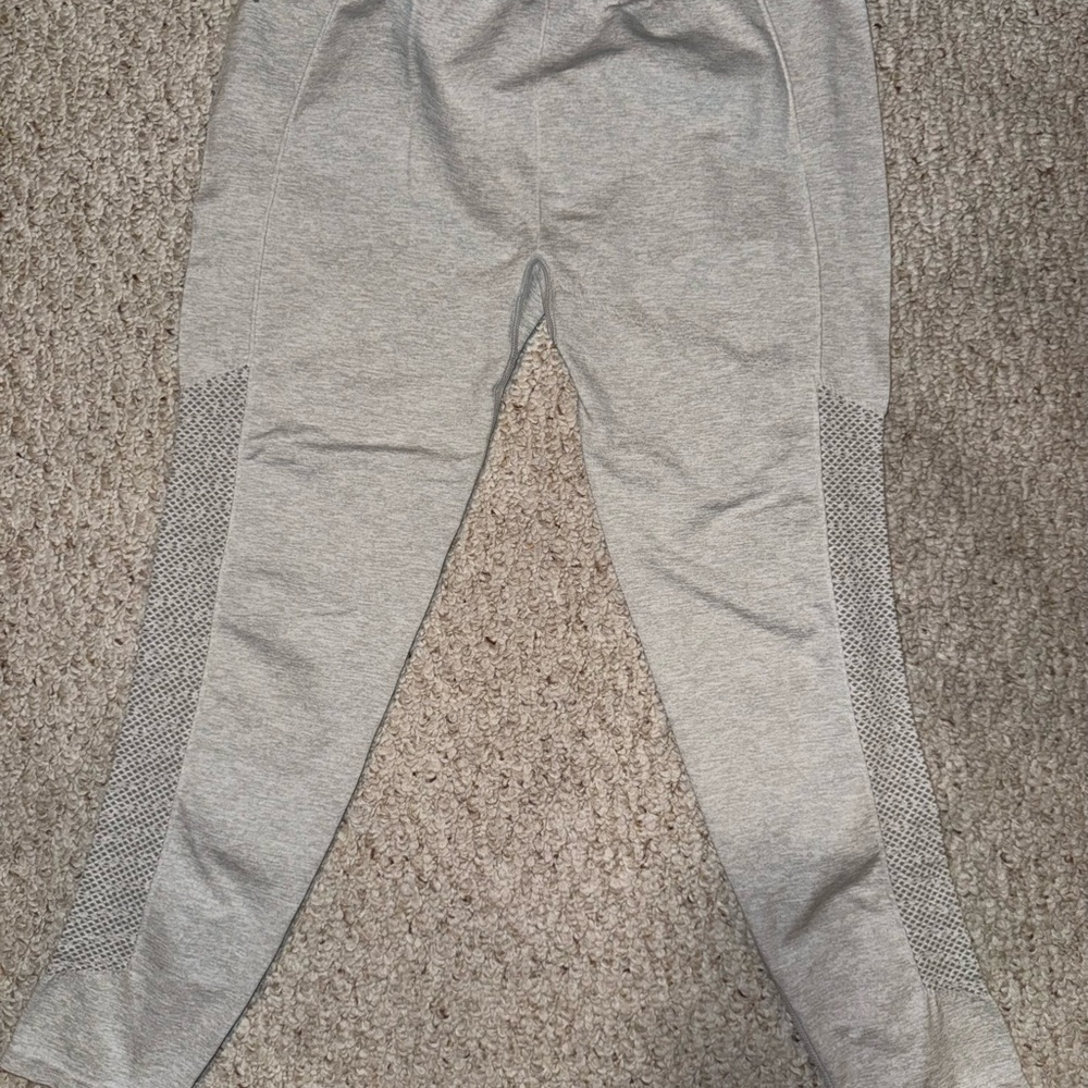 Fabletics women’s Light Gray leggings with textured side panels